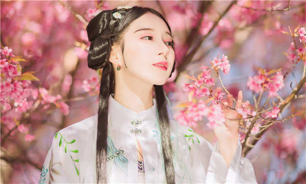 青山湖供卵试管婴儿：助您实现家庭梦想的科学方案